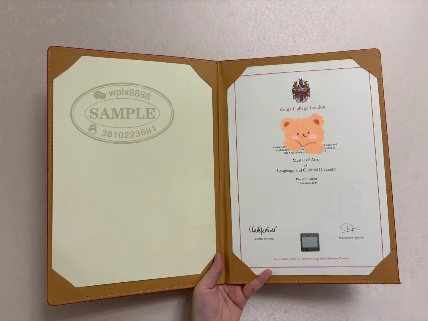 英国伦敦国王学院KCL毕业证学位证及官方证书封套参考