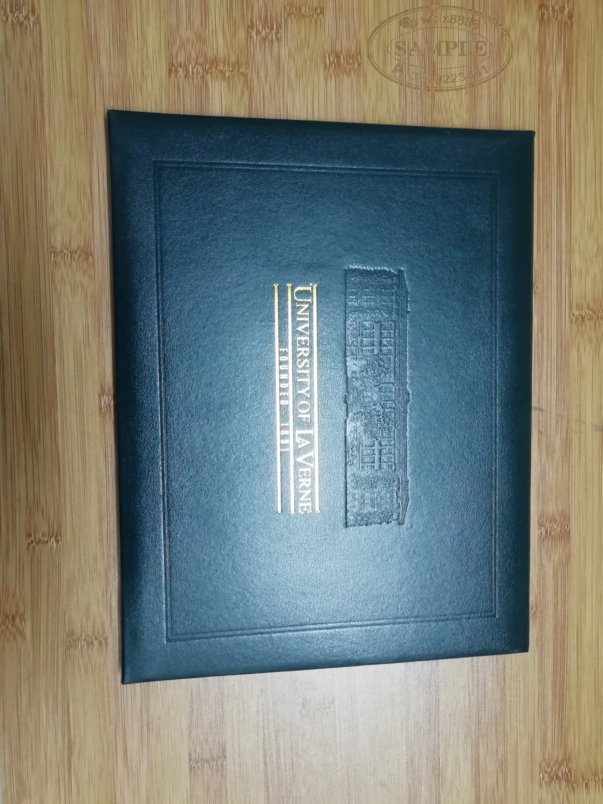美国拉文大学学位证书封套及毕业证外壳展示