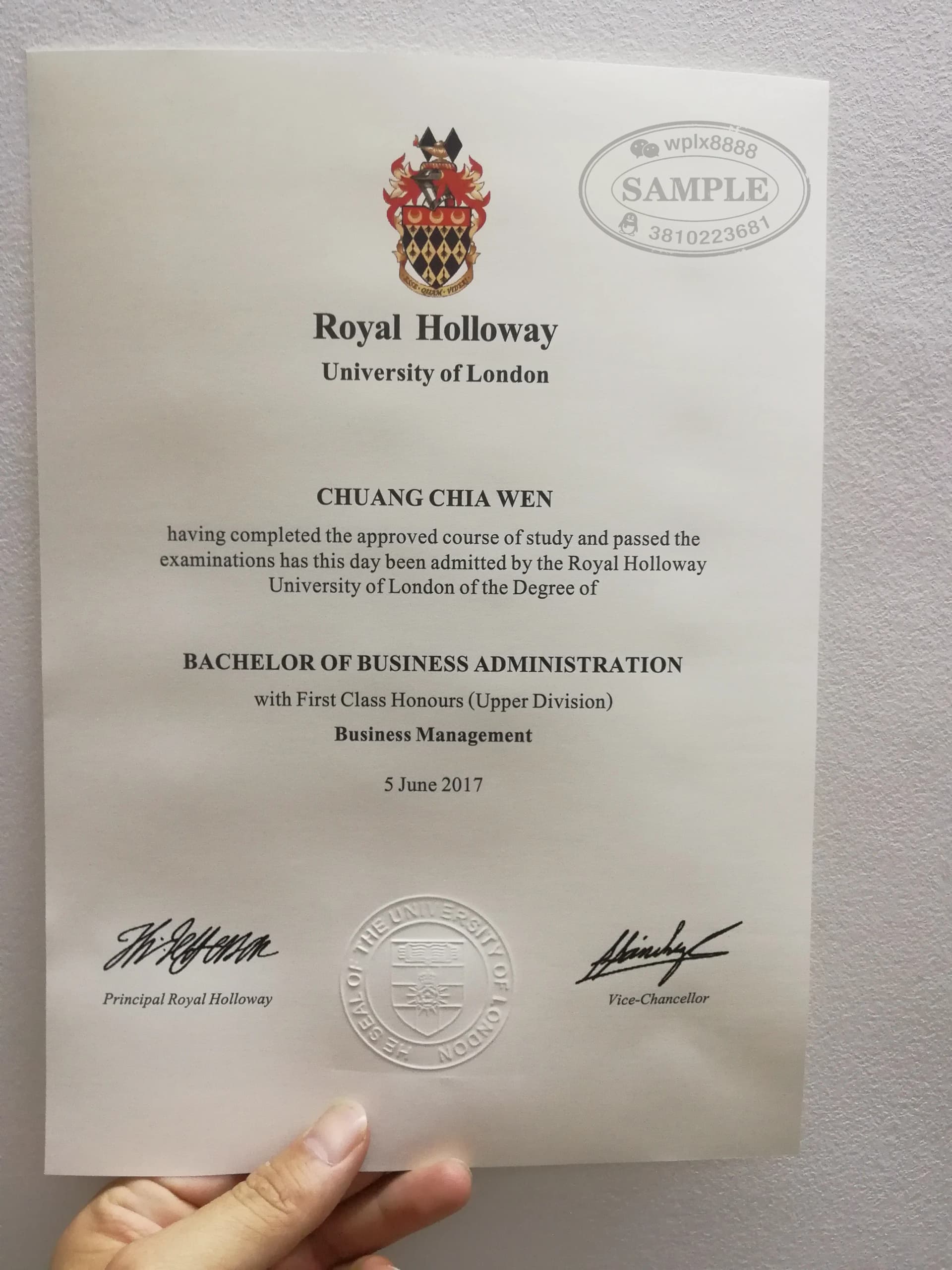 英国伦敦大学皇家霍洛威学院毕业证学位证样本 英国伦敦大学皇家霍洛威学院毕业证学位证样本